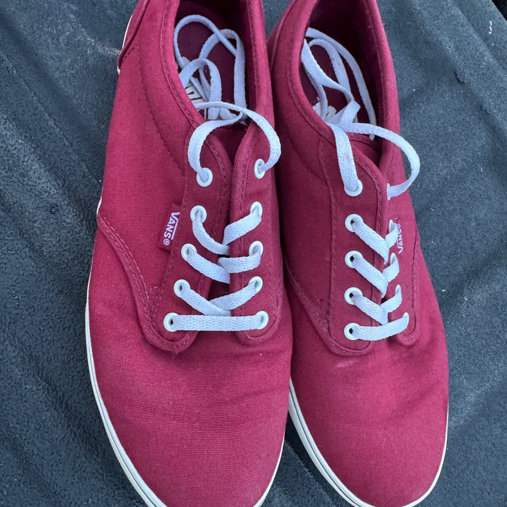Vans Women's Sneakers in Burgundy and White